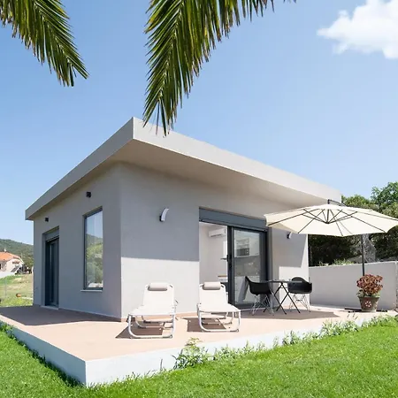 بيت للعطل Saint John Seafront Living