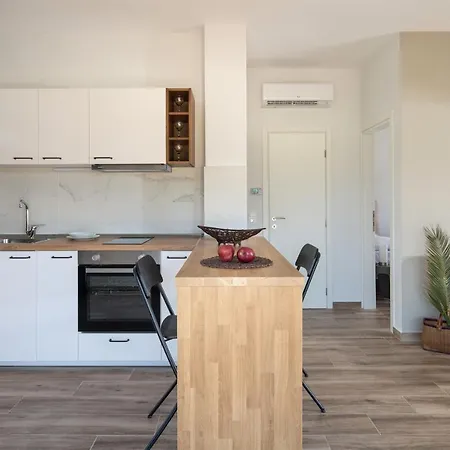 بيت للعطل Saint John Seafront Living