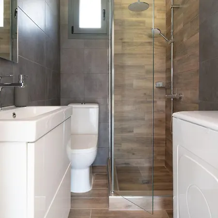 بيت للعطل Saint John Seafront Living