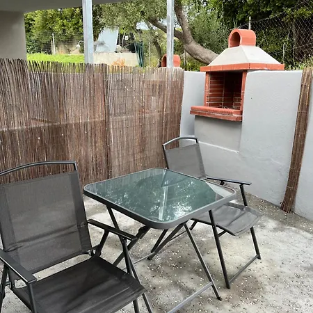 בית נופש Saint John Seafront Living