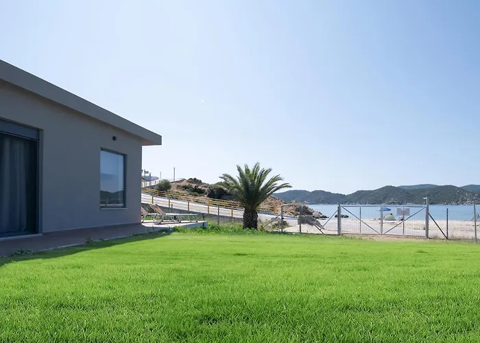 Saint John Seafront Living Дом отдыха